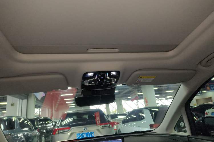 Used Roewe iMAX8 2021 400TGI Supreme Series Prestige Edition
