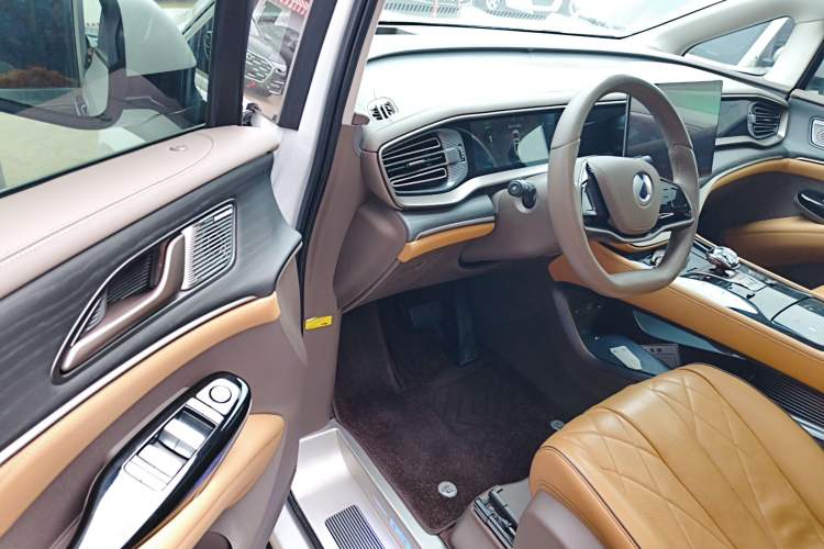 Used Denza D9 2022 DM-i 970 Four-Wheel Drive Prestige Model