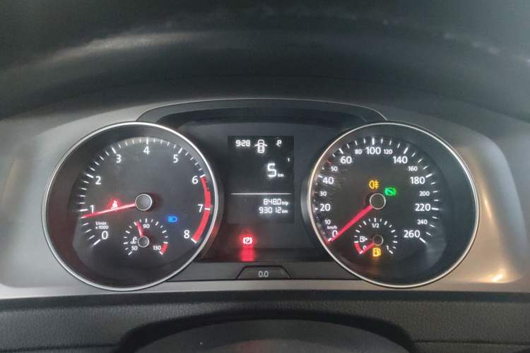 Used Volkswagen Golf 2016 1.6L Automatic Fashion Model
