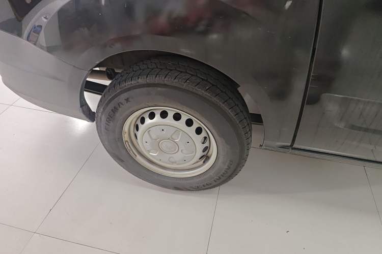 Used Ford Transit 2019 2.0T Diesel Multi-Purpose Commercial Vehicle Short Wheelbase Low Roof 6-Seater China VI Standard
