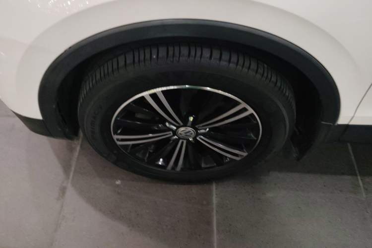 Used Volkswagen Tiguan L 2017 380TSI Automatic All-Wheel-Drive Luxury Edition