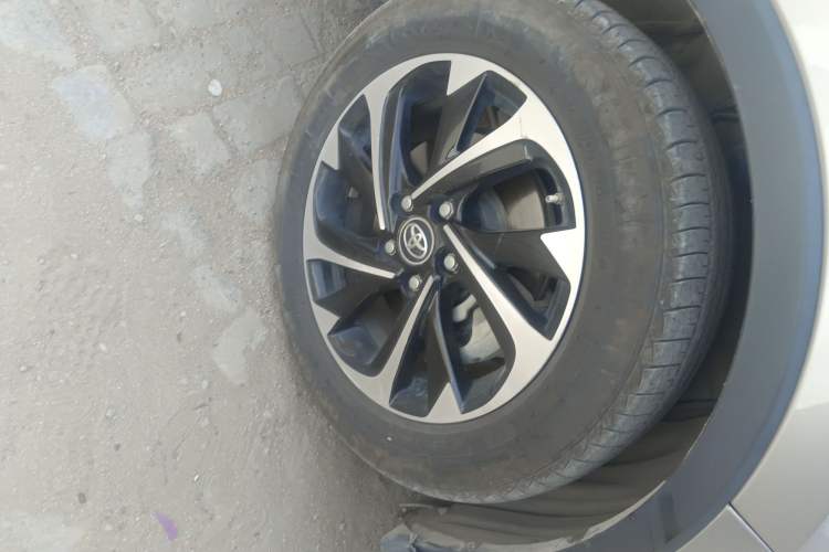 Used Toyota IZOA 2018 2.0L Yichi Version China VI Standard