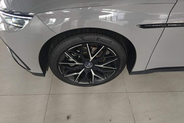 Used BYD Han 2025 DM-i 125KM Prestige Model
