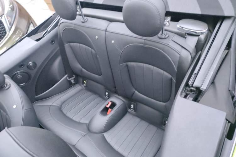 Used  MINI 2023 Second Facelift 2.0T COOPER S CABRIO Artist
