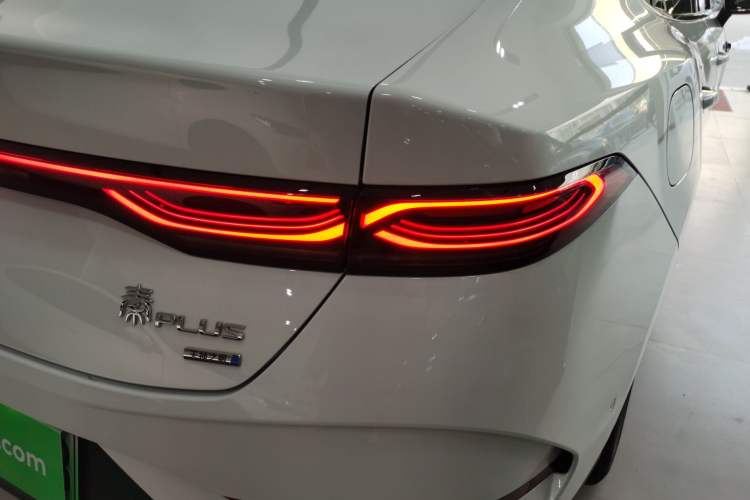 Used BYD Qin PLUS 2025 DM-i Smart Drive 55KM Beyond Model
