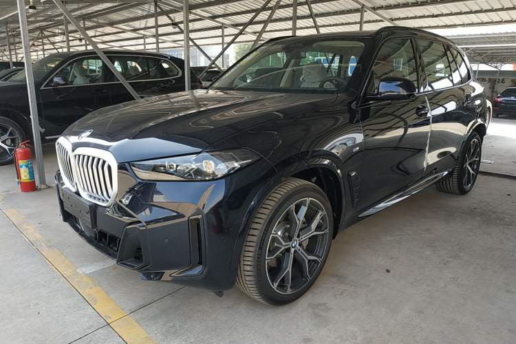 Used BMW X5 2023 xDrive 30Li Luxury M Sport Night Edition Package
