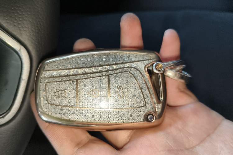 Used Hyundai Santa Fe 2013 2.4L Automatic Two-Wheel Drive Smart Version
