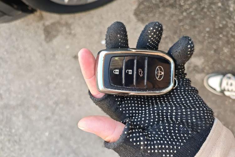 Used Toyota Highlander 2018 2.0T Four-Wheel Drive Prestige Version 7 Seats China V Emission Standard
