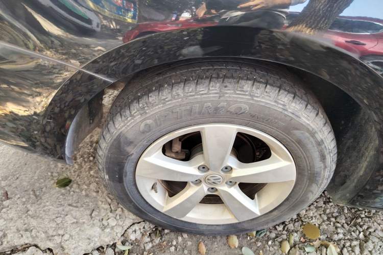 Used Volkswagen Lavida 2015 1.6L Manual Fashion Edition
