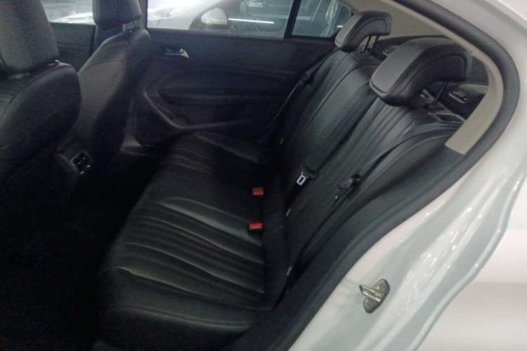 Used Peugeot 408 2022 1.6T Light-Chasing Edition
