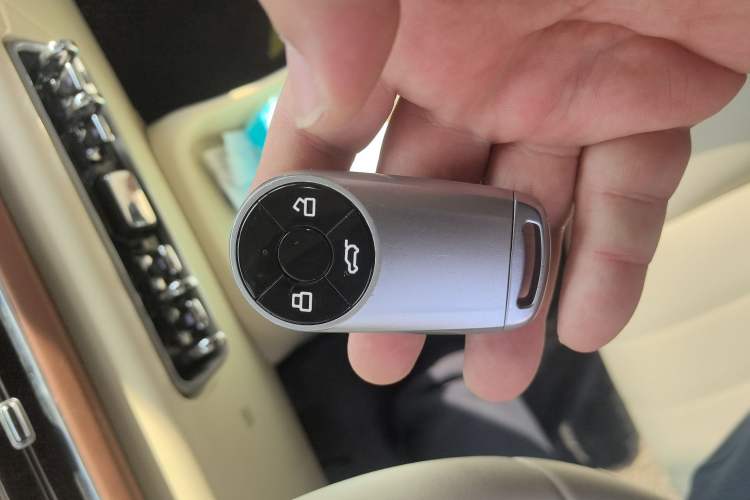 Used ORA Good Cat 2021 500km Long-Range Poseidon Edition Lithium-Ion Battery