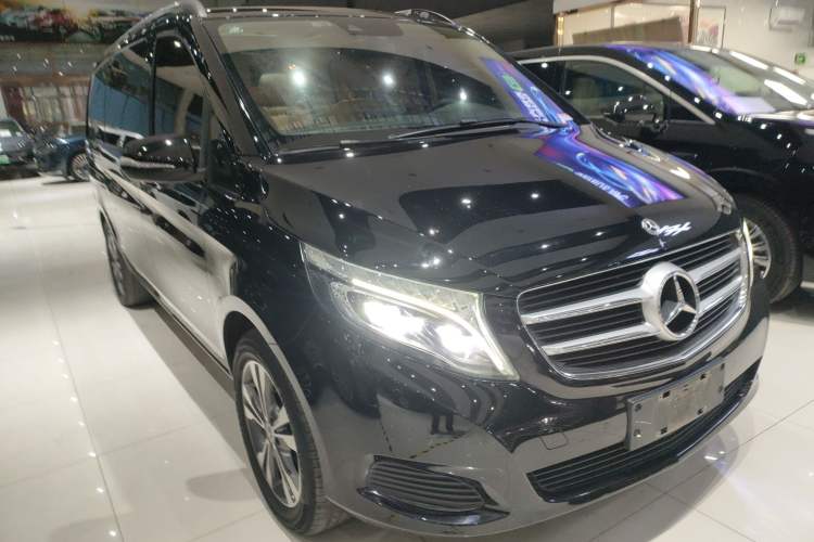 Used Mercedes-Benz V-Class 2018 V 260 Avantgarde Edition China VI
