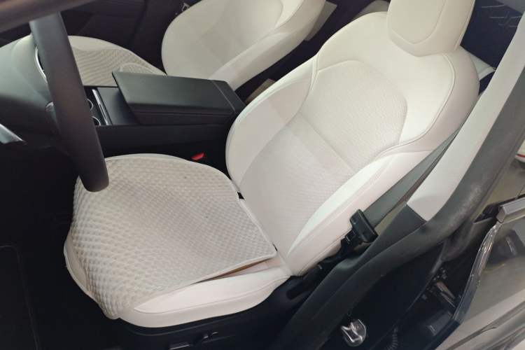 Used Tesla Model Y 2025 Rear-Wheel Drive First Edition