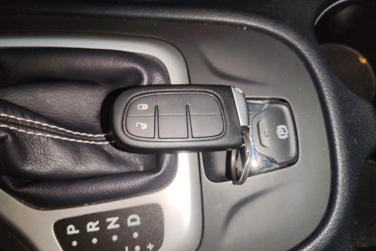 Used  Cherokee 2016 2.4L Professional Edition
