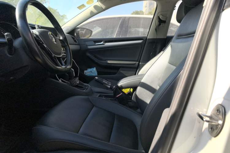 Used Volkswagen Sagitar 2015 230TSI Automatic Comfort Version