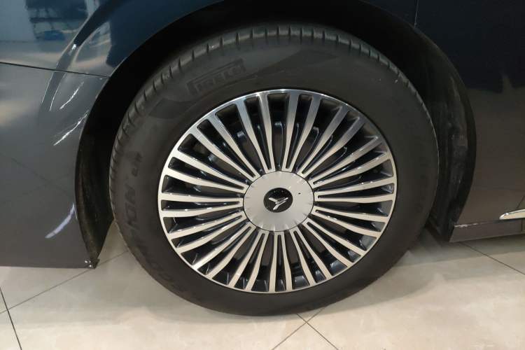 Used VOYAH Dream 2025 PHEV Four-Wheel-Drive Flagship Kunpeng Edition