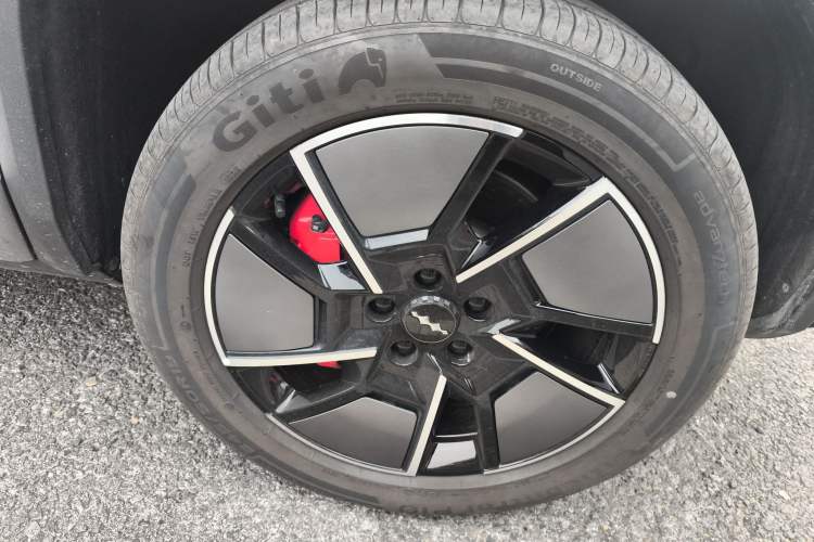 Used  Titanium 3 2025 501KM All-Wheel Drive Intelligent Driving Ultra Version
