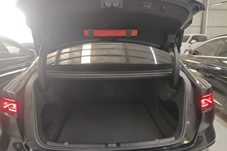 Used BYD Han 2024 EV Glory Edition 605KM Front-Wheel-Drive Premium Model
