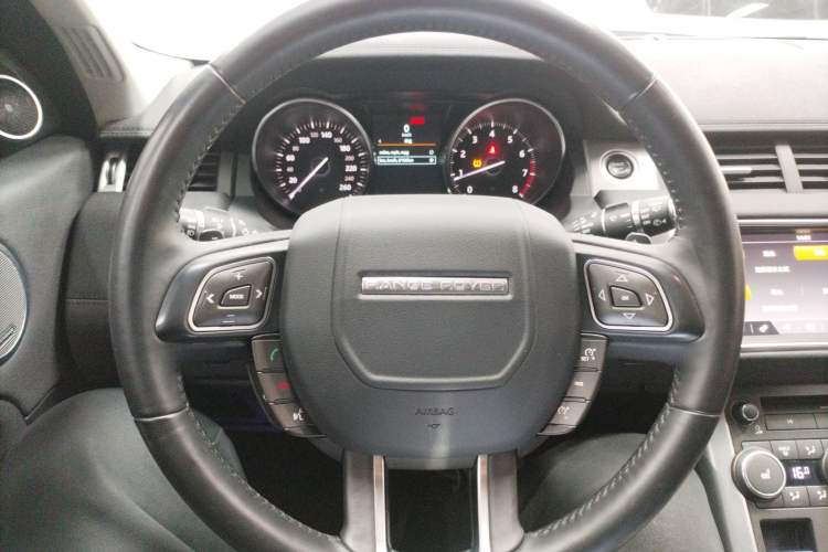 Used Land Rover Range Rover Evoque 2018 240 PS SE Smart Brilliance Edition
