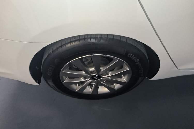 Used Hyundai Mistra 2014 1.8L Automatic Smart GLS
