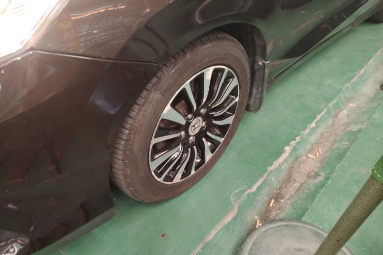 Used Honda Crider 2013 1.8L automatic luxury edition
