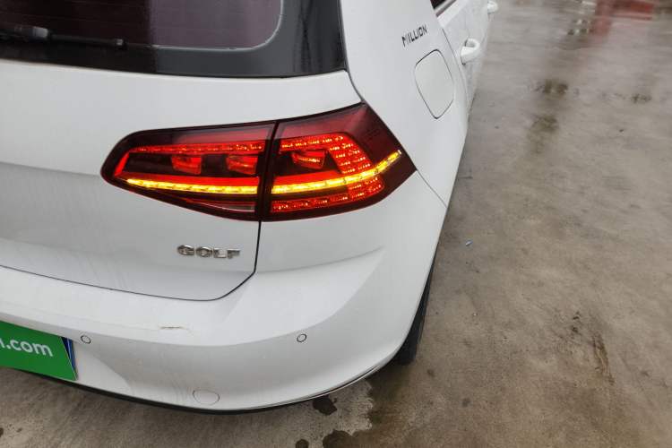 Used Volkswagen Golf 2017 1.6L Automatic Comfort Million-Vehicle Anniversary Edition