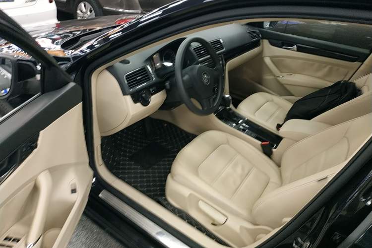 Used Volkswagen Passat 2014 1.8TSI DSG Luxury Edition
