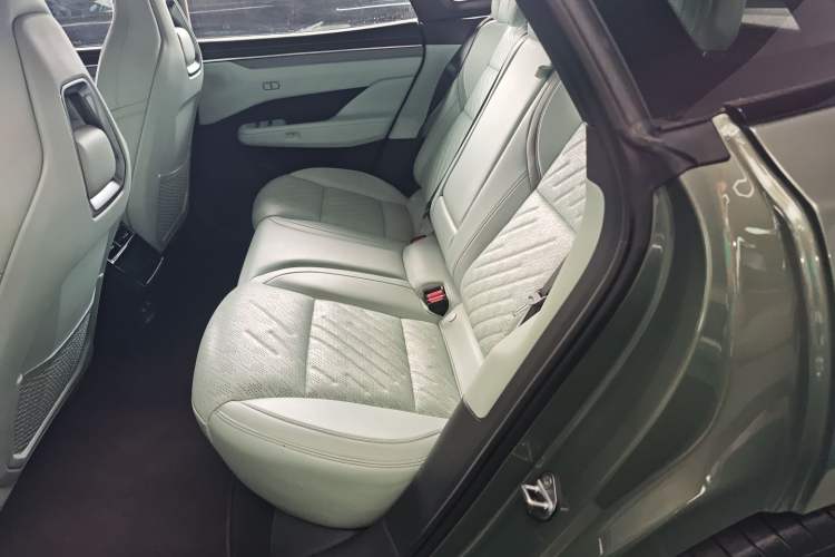 Used Zeekr 001 2025 WE Edition 100 kWh Rear-Wheel Drive
