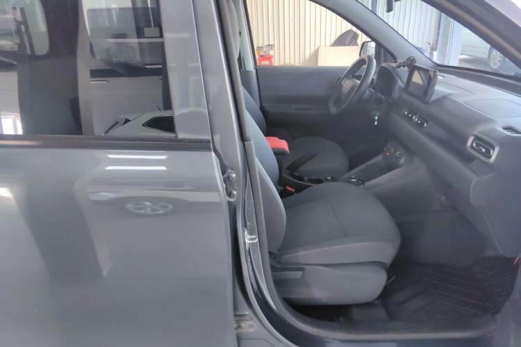 Used Wuling Hongguang New Energy 2024 All-Electric Model 300KM Standard Version
