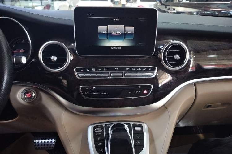 Used Mercedes-Benz V-Class 2018 V 260 L Prestige Extended Version China VI
