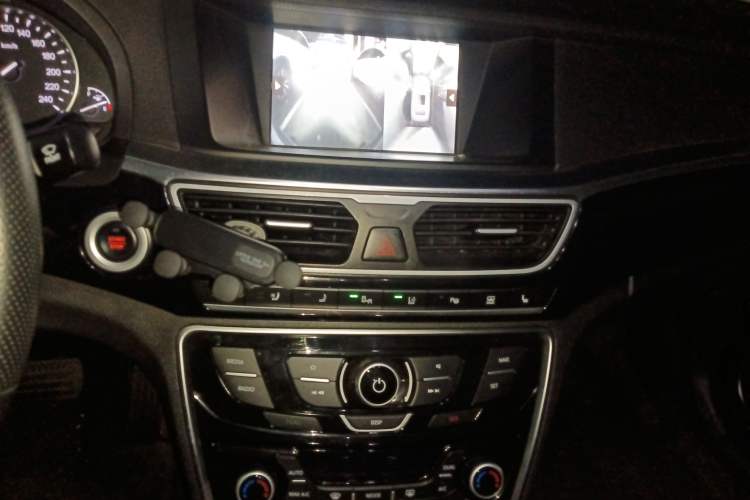 Used Geely Auto Emgrand GT 2015 1.8T Flagship Model
