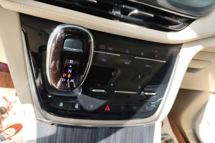 Used Buick GL8 2022 ES Landtrek 653T Flagship Model
