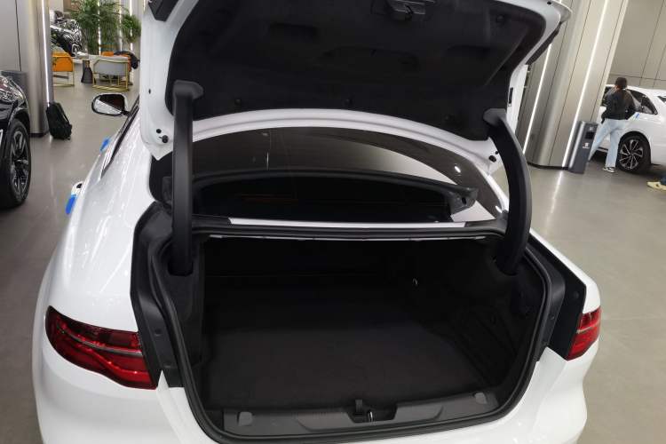 Used Jaguar XEL 2024 2.0T 250 PS R-DYNAMIC S Advanced Sport Edition