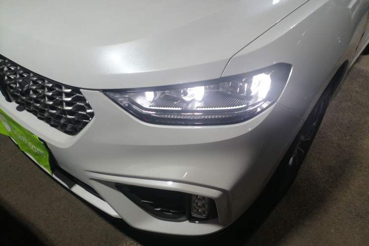 Used Wey VV5 2021 1.5T Two-Wheel Drive Color Pioneer