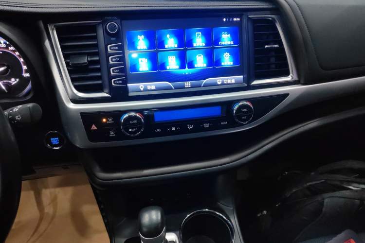 Used Toyota Highlander 2017 2.0T Four-Wheel Drive Luxury Edition 7 Seats