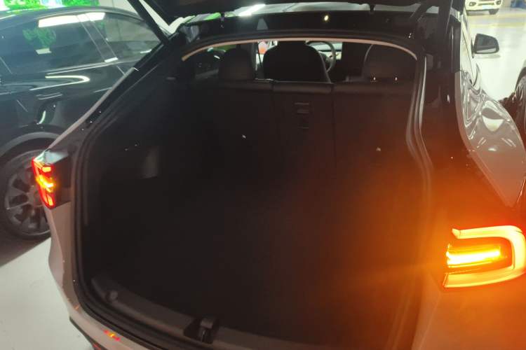 Used Tesla Model Y 2022 Revised Version Long-Range All-Wheel Drive
