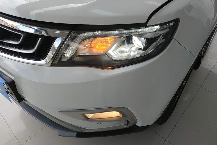 Used Geely Auto Emgrand X7 Sport 2016 1.8TD Automatic ZhiZun Version
