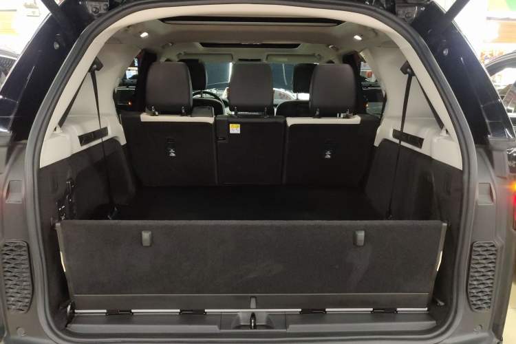 Used Land Rover Discovery 2021 360 PS R-Dynamic S
