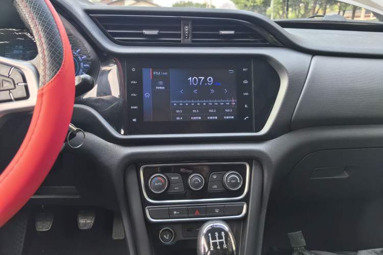 Used Chery Tiggo 3 2016 1.6L Manual ZhiShang Edition