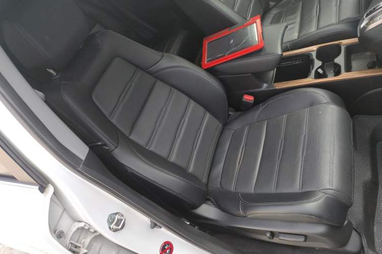 Used Honda CR-V 2017 240TURBO CVT Front-Wheel Drive Fashion Edition