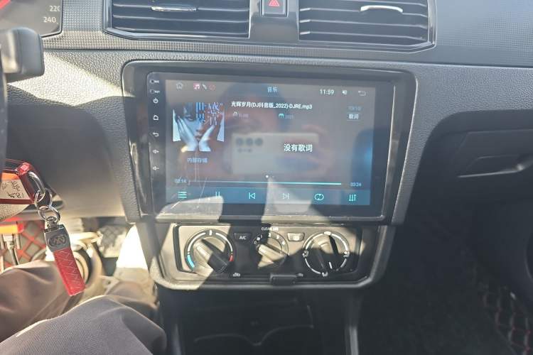 Used Volkswagen Santana 2016 1.4L Manual Fashion Edition
