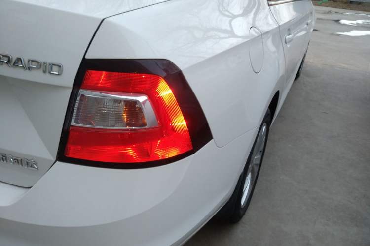 Used Skoda Rapid 2018 1.6L Manual Comfort Edition
