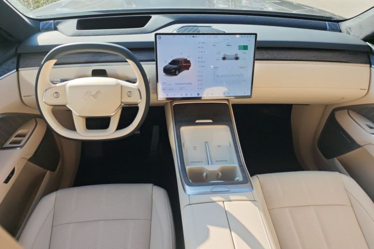 Used ONVO Luxeed L90 2025 Model—Ultra Six-Seater Version
