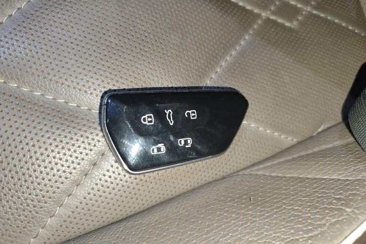 Used Volkswagen Viloran 2023 380TSI Prestige Edition
