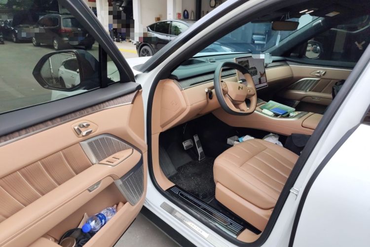 Used ONVO Luxeed L90 2025 Model—Max Six-Seater Version
