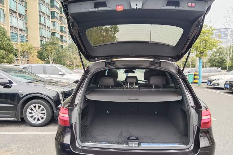 Used Mercedes-Benz GLC 2019 GLC 260 L 4MATIC Dynamic Model