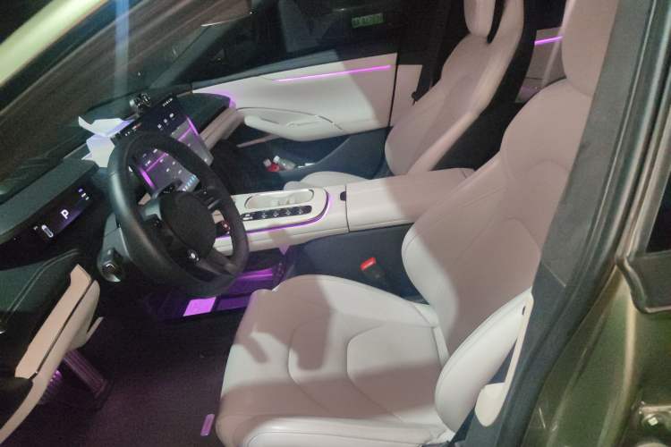 Used Xiaomi Auto SU7 2024 Four-Wheel Drive Ultra-Long Range Advanced Intelligent Driving Max Edition
