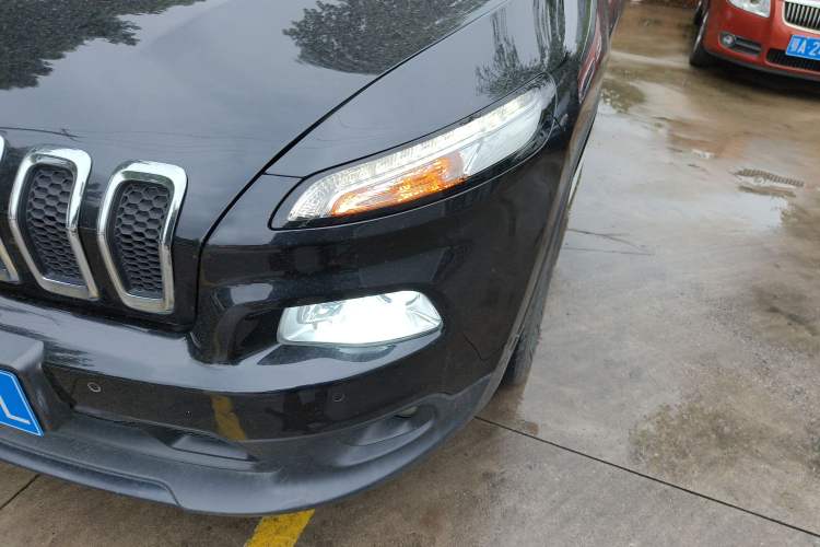 Used  Cherokee 2016 2.0L Superior Edition
