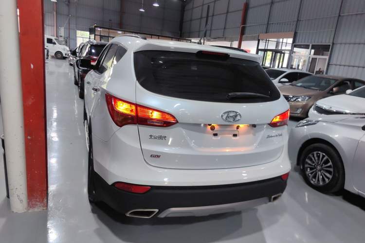 Used Hyundai Santa Fe 2013 2.4L Automatic Two-Wheel Drive Smart Version
