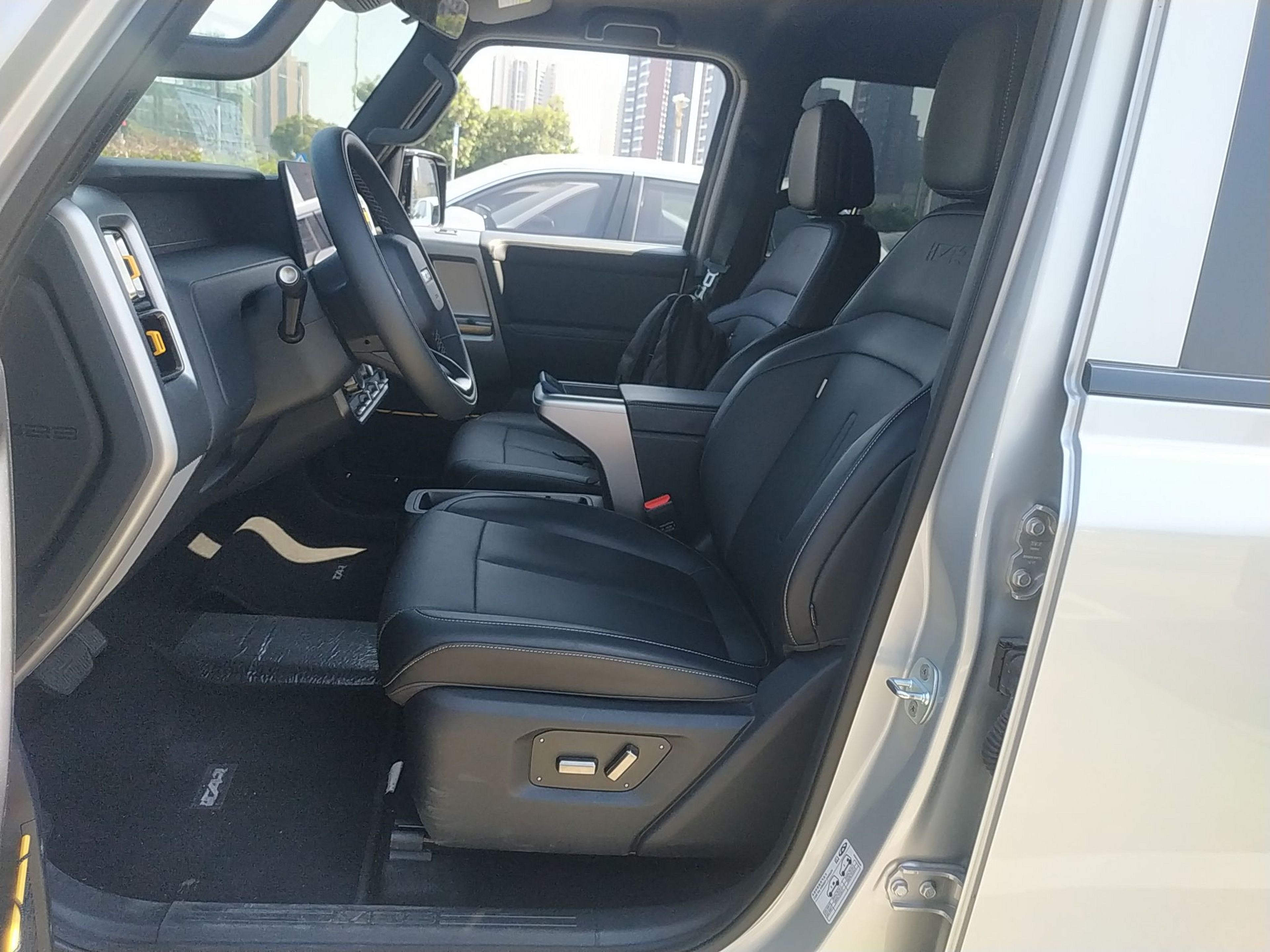 Переднее сиденье в автомобиле